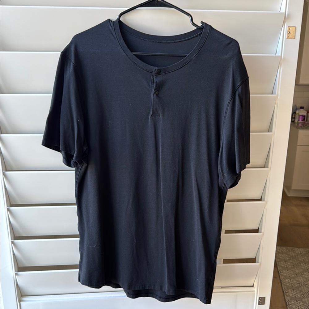 Men's Black Lululemon Shirt